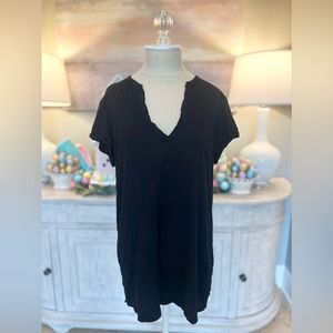 T.L.A brand tshirt, black. Size: L